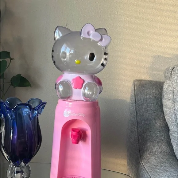 Hello Kitty Pink and Clear Water Dispenser - Picture 3 of 3